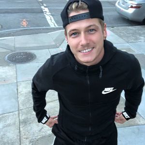 Meet your Posher, Levi